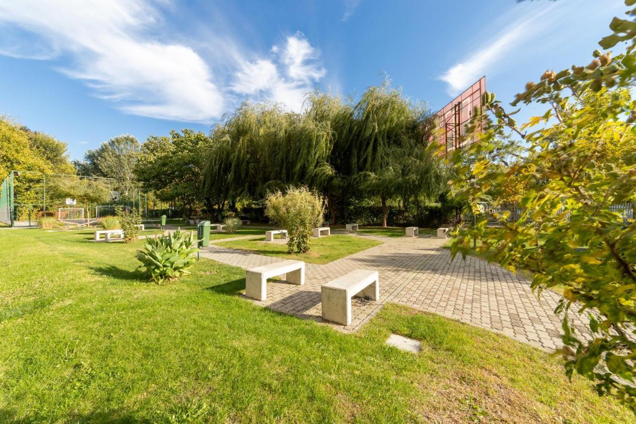 Ari - Ared Luxurious Apartments With Balcony & Free Parking 阿拉德 外观 照片