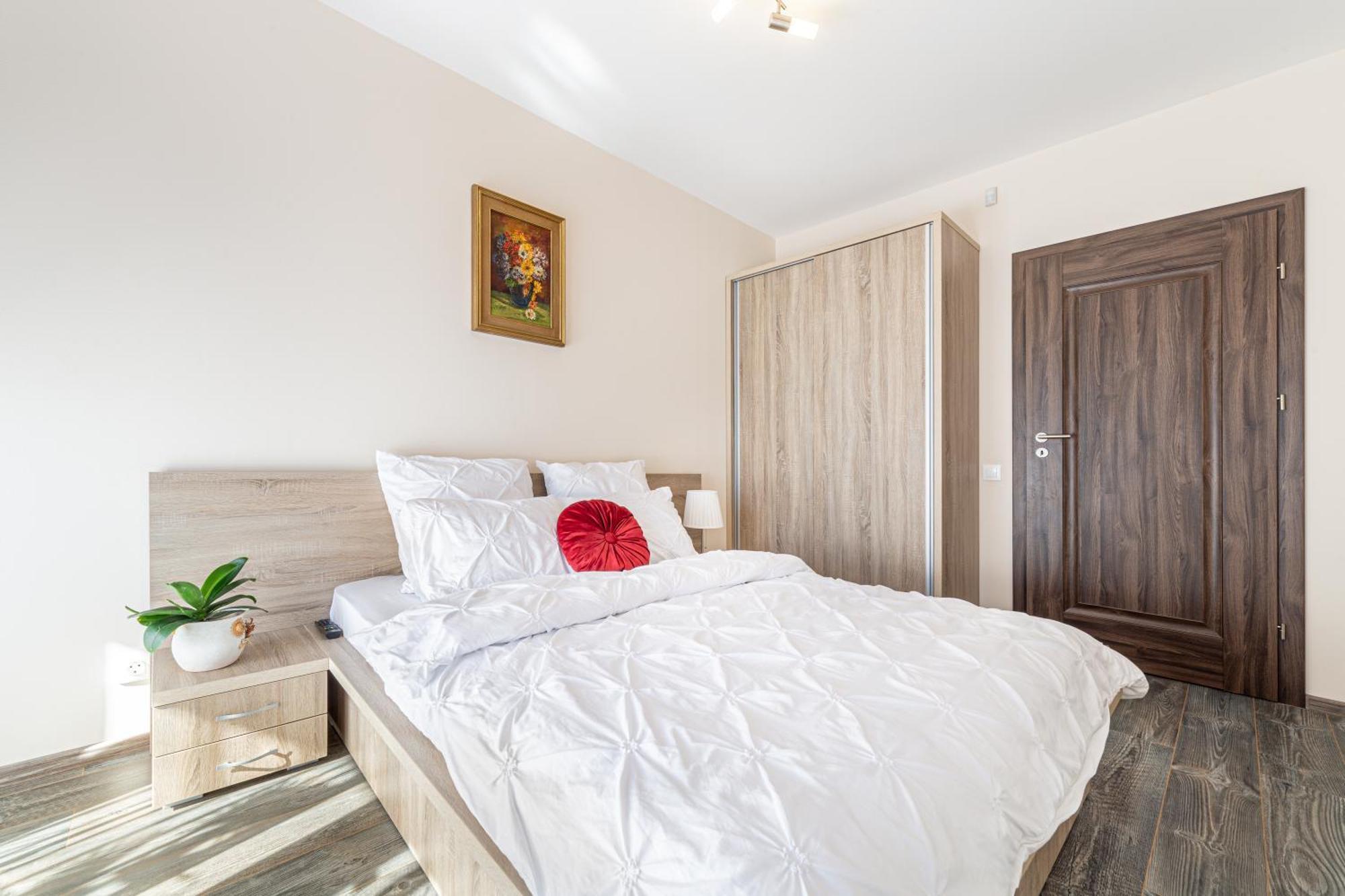 Ari - Ared Luxurious Apartments With Balcony & Free Parking 阿拉德 外观 照片